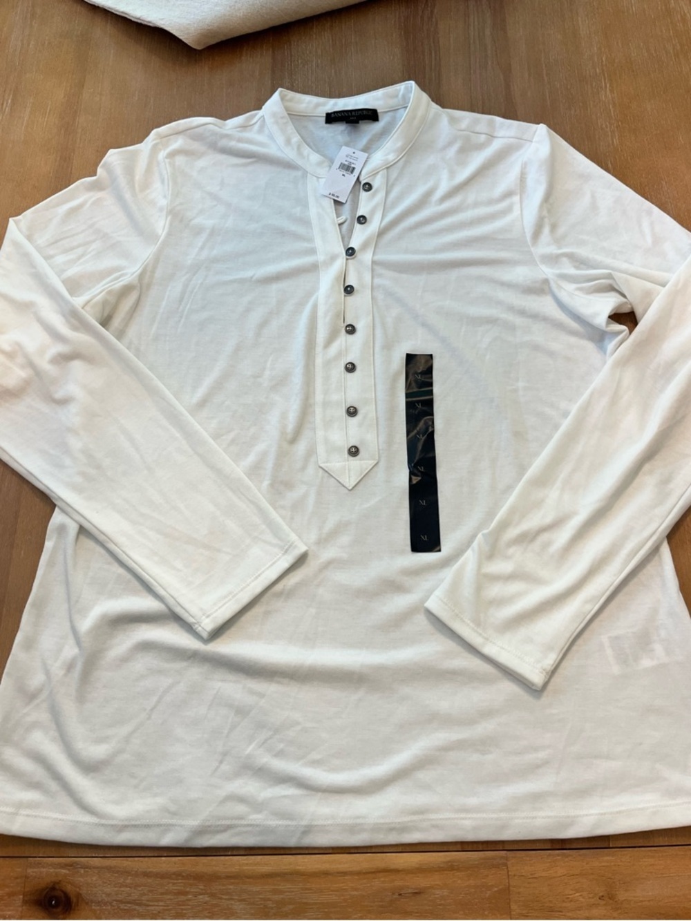 Banana Republic White Long-sleeve Light Weight Henley Shirt Women’s Size XL
